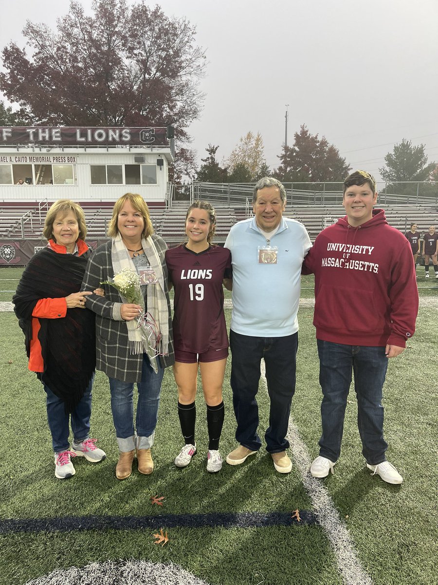 _LionsAthletics's tweet photo. Thank you to our ⚽️ Girls Soccer Seniors on #SeniorNight @CHS_LionsSoccer https://t.co/HwszEkHMai