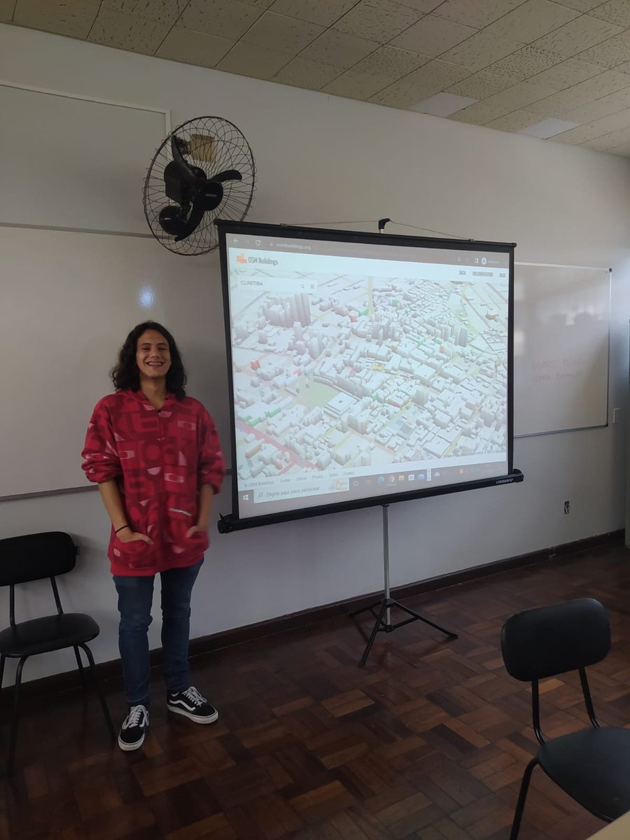 MapeaLivreUFPR's tweet image. Bonita é a alegria do nosso bolsista ao lado da renderização em 3D de parte de Curitiba no maravilhoso  @OSMBuildings !!

Para boa parte das edificações fomos nós que mapeamos a quantidade de andares!!