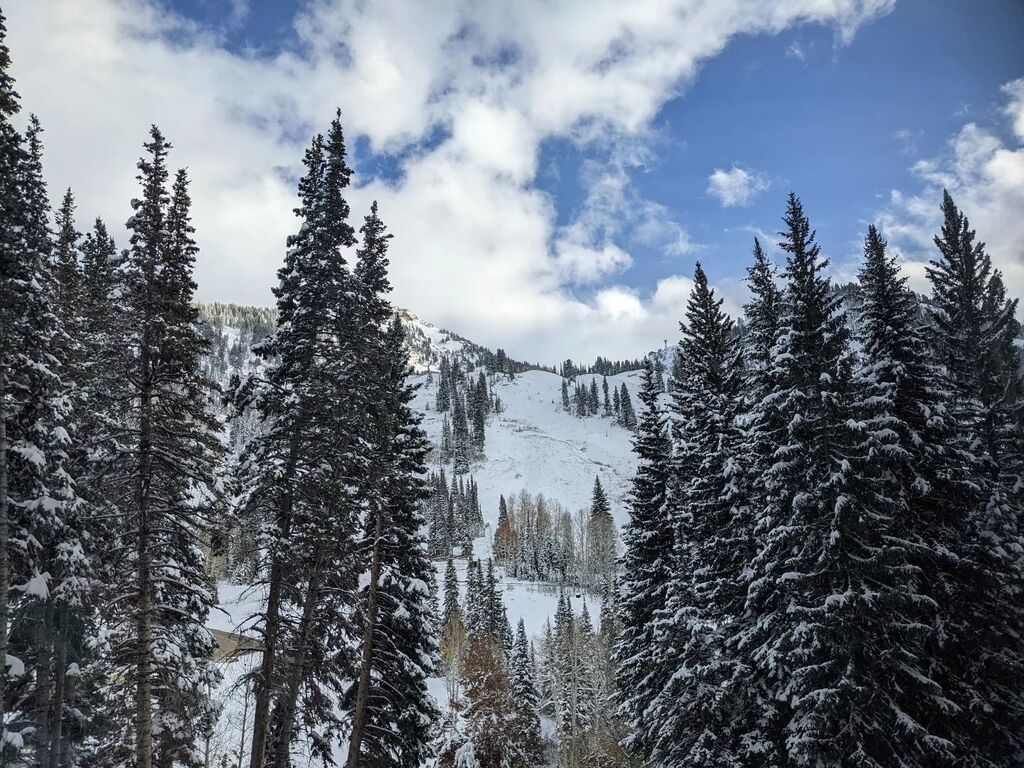 sbcthemuse's tweet photo. Snowy Mountains
.
#ThisIsUtah #SnowbirdResort #EarlySnow https://t.co/FymDoG0Rfs https://t.co/Se9U2i4SHD