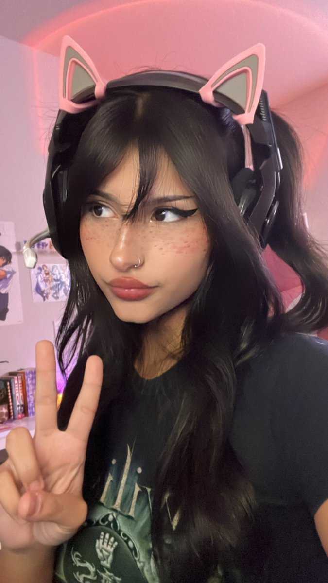juju ♡ on Twitter: "https://twitch.tv/cyberjujuu im live come join or