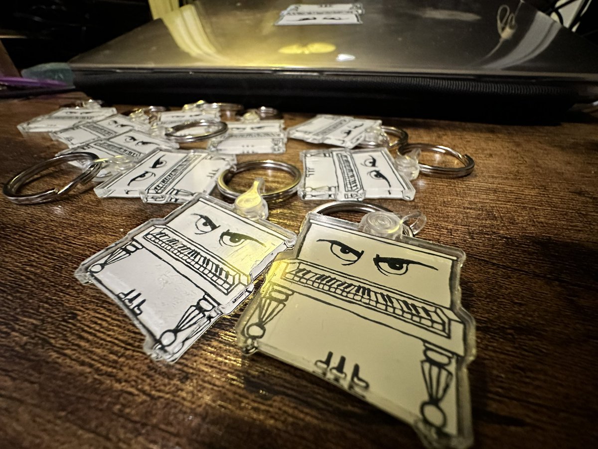 jonhugo's tweet photo. 🧐🧐🧐 #nftlondon

(Don’t forget your keys.) https://t.co/lQMPAz4FG9