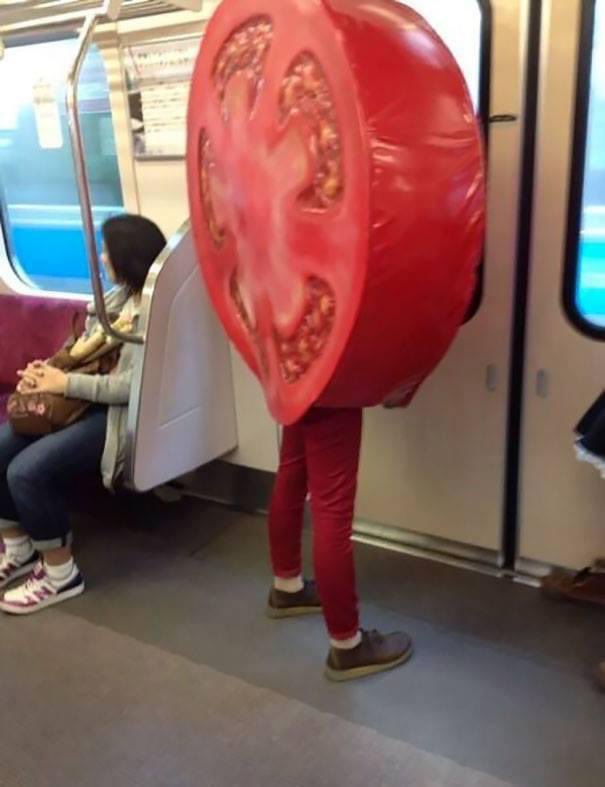 HybridWingChun's tweet image. Gm for me and Ge to most of you!
Anybody recognise those pants? @TheClownTownNFT 
I heard some exciting things are happening for Halloween 🎃 #Halloween #NFTs #projectapproval