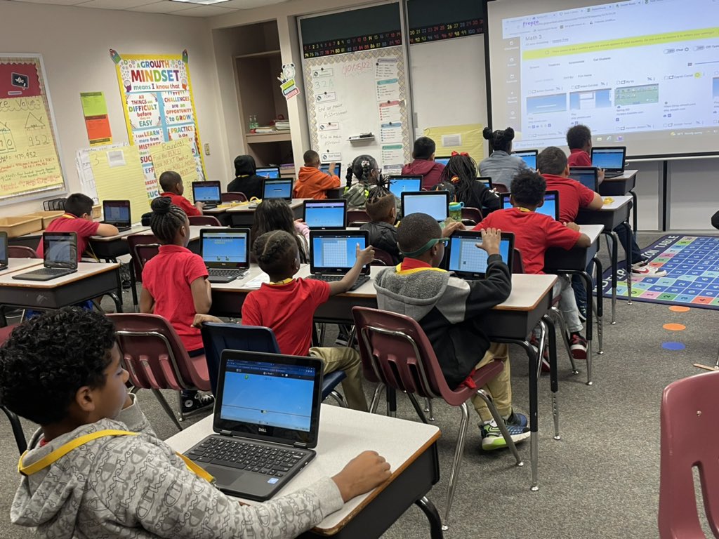 _JanetTaylor's tweet image. Starting off our challenge!!! 💪🏽🏆#STMathFallChallenge 
@STMathTX 
@TES_Spring 
@SpringISD