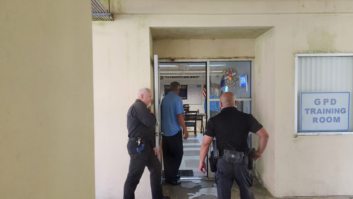 OAGGuam's tweet photo. ICAT gives officers hands-on training on how to handle  someone who is experiencing a mental health, substance abuse, or other crisis situation, keeping  citizens &amp; officers safe. Learn about it here: https://t.co/WPlII1JWaW https://t.co/Ve4e4tQTzR