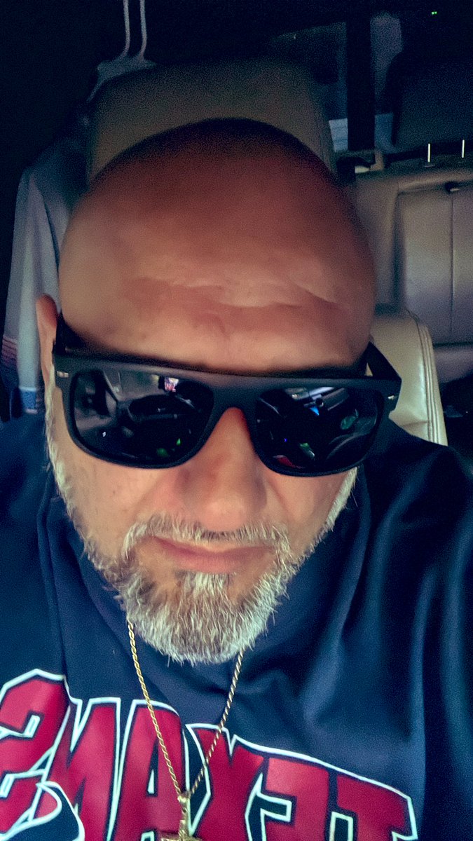 jaymartinez1973's tweet photo. #tuesdayvibe #Tuesday #TuesdayFeeling #tacotuesday #loccs got me new locks https://t.co/ZeYWSBCXOP