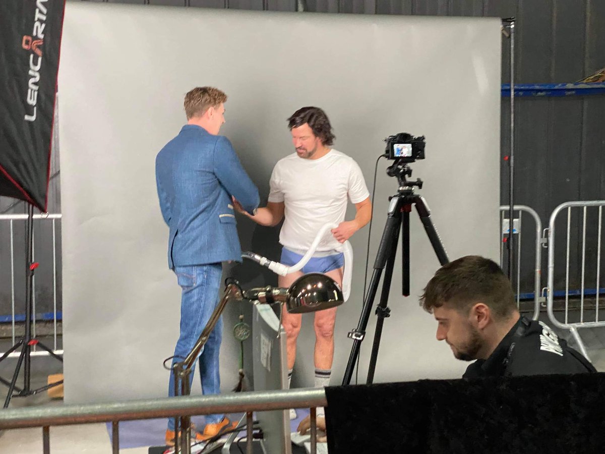 NoNoviceLuke's tweet photo. Such a treasured memory. This is still by far, one of the best days and experiences on the con circuit. Thanks again @DaveSheridan for being such a diamond bloke - warm on reception and an all round gent. Wishing you nothing but success on all your future projects, mate. https://t.co/zyzVsT0W6J