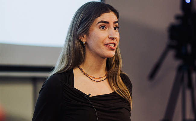 Congrats to Otago PhD candidate Yasmin Nouri who has won @MatarikiNetwork's international 3 Minute Thesis final! Based at Otago’s Wellington Campus Dept. of Pathology and Molecular Medicine, Nouri's research is in developing a new blood cancer treatment called CAR T-cell therapy