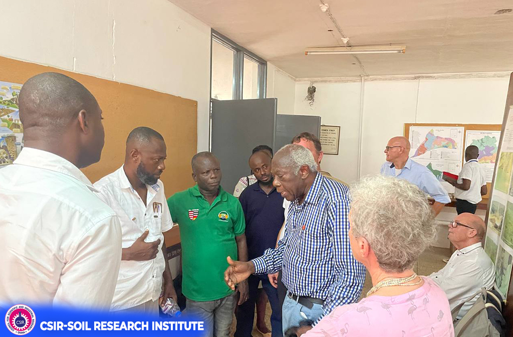 Climate Change Mitigation and Adaptation Partnership Project Team made up of
Kwadaso Municipal assembly with their partners from  German Government Visit
CSIR-soil Research Institute on Climate Change Partnership Programme
(CCPP).