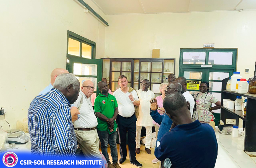 CSIRSRI's tweet photo. Climate Change Mitigation and Adaptation Partnership Project Team made up of
Kwadaso Municipal assembly with their partners from  German Government Visit
CSIR-soil Research Institute on Climate Change Partnership Programme
(CCPP). https://t.co/jWoRwx5NDj