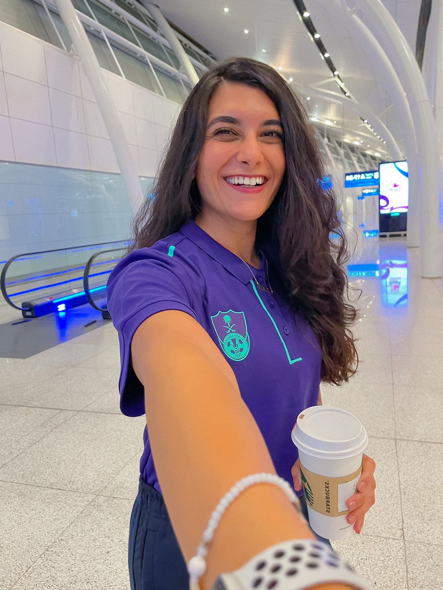 SamRahbini's tweet photo. تم بحمدلله توقيع عقد احتراف مع النادي الاهلي السعودي 🇸🇦

احلى شعور اني اكون اهلاوية.. وأمثل النادي الاهلي..💚

فخورة بتمثيل النادي الملكي.. 

@ALAHLI_FC @ALAHLI_FCEN https://t.co/7QdUvtn13v