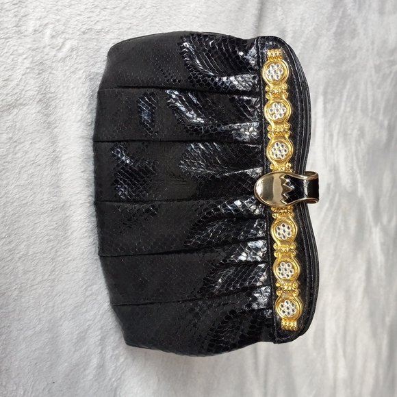 So good I had to share! Check out all the items I'm loving on <a href="/Poshmarkapp/">Poshmark</a> #poshmark #fashion #style #shopmycloset #corsocomo #artisan #vintage: posh.mk/wtqvOF8rqub