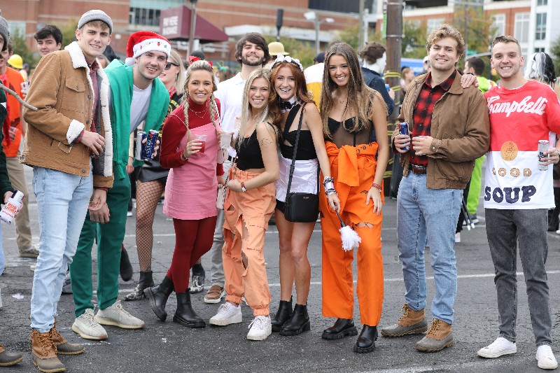 Shout out to the participating bars on Rich &amp; Bennett's 21st Annual 🕷️ Halloween Pub Crawl! 👇 Grab your tickets now! ⁣bit.ly/rbhalloween2022
⁣
French Quarter Bars:⁣
🍻 The Belfast Mill
🎃 Courtyard Hooligans
👻 Cotton Room
🍻 French Quarter Restaurant
🎃 Valhalla Pub