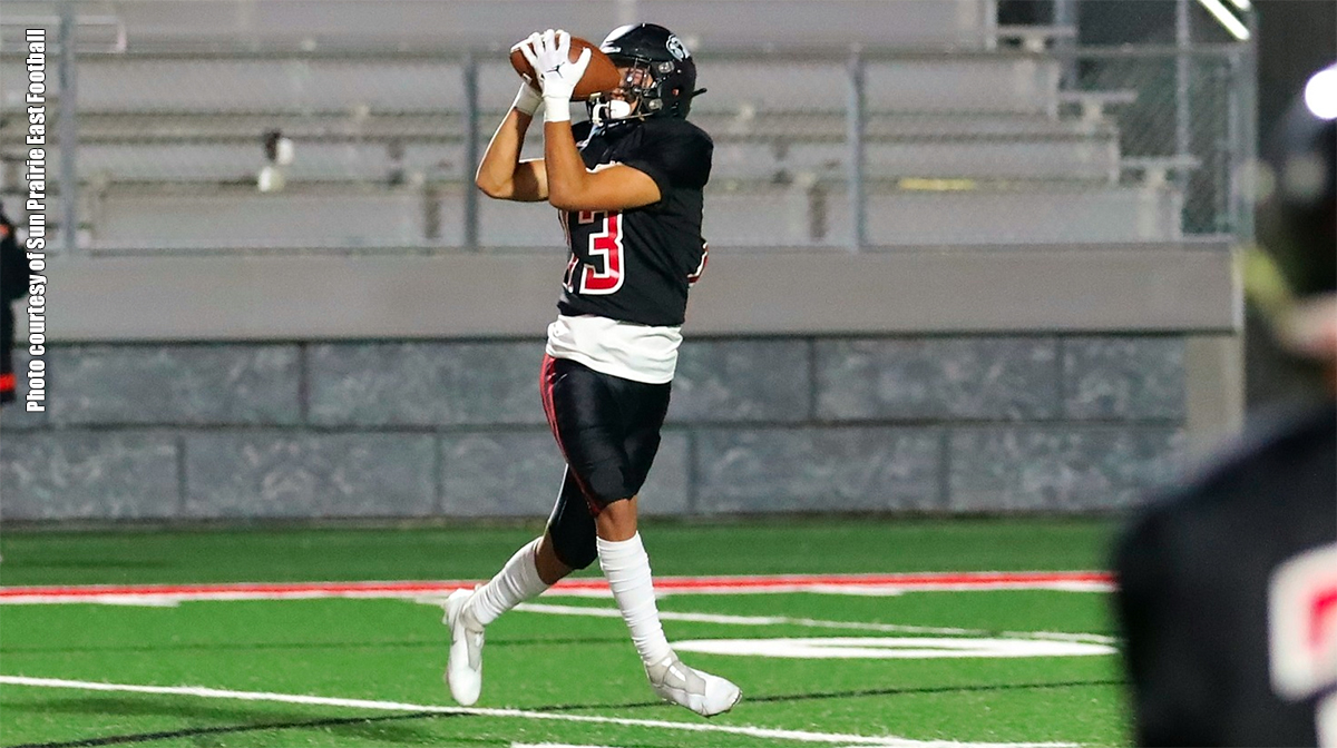 TravisBOUND's tweet photo. WSN Senior Football Awards: Al Toon Award Finalists for top senior wide receiver or tight end

https://t.co/s0vAe5dZTA #wisfb https://t.co/LMn6PQCGwb