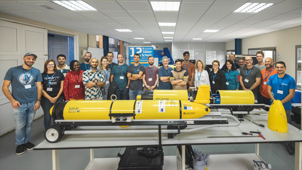 GliderPLOCAN's tweet photo. #GliderSchool2022 day 2 is over. Fruitful training sessions on #Telemetry #Sensors &amp; #Slocum #Glider technology -Thanks @CLS_Group @NortekNews @TeledyneMarine @NOCnews for your invaluable committment &amp; involvement @Groom2RI @EuroGOOS @ego_gliderman @agenciaiisi #ICTSNews @plocan https://t.co/62tq2jG2zR
