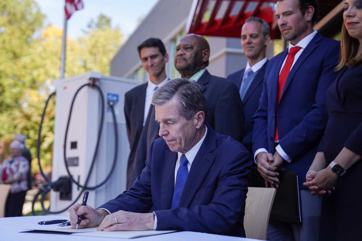 North Carolina is leading the way to a clean energy future, strengthening our economy while reducing local pollution and confronting the climate crisis. Today, Gov. Cooper signed an Executive Order expanding the zero-emission vehicle sector in our state.