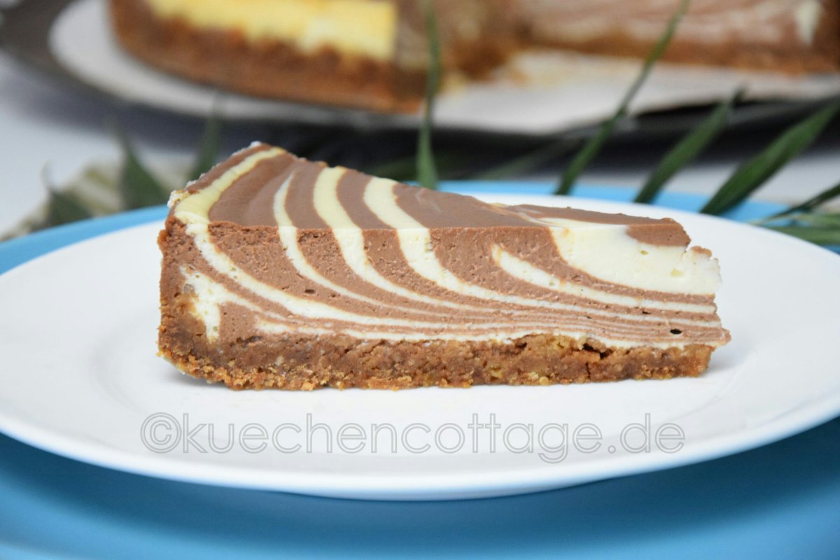 Kuechencottage's tweet photo. Das Rezept gibt's mit Video Anleitung!!!
https://t.co/pIMTSZISpK
#küchencottage #kuechencottage #zebracheesecake #cheesecake #Käsekuchen #zebrakäsekuchen #rezept #käsekuchenliebe #backsdirselbst #backenmitliebe #Rezeptideen #foodporn #foodblog #backideen #blog #smallyoutuber https://t.co/Ra6art6OUO