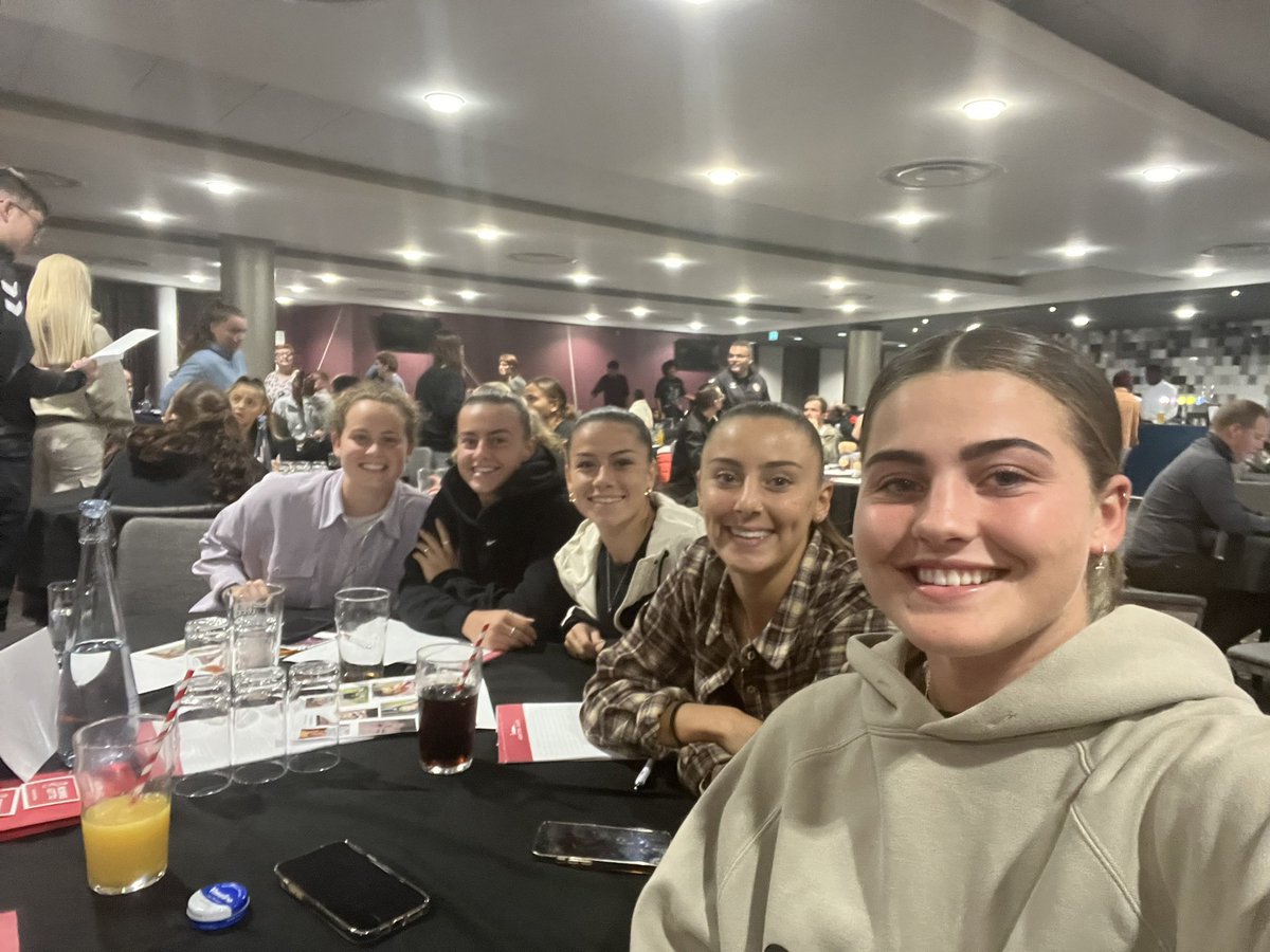 Half-time at the Robins Lotto Quiz night! 🤓