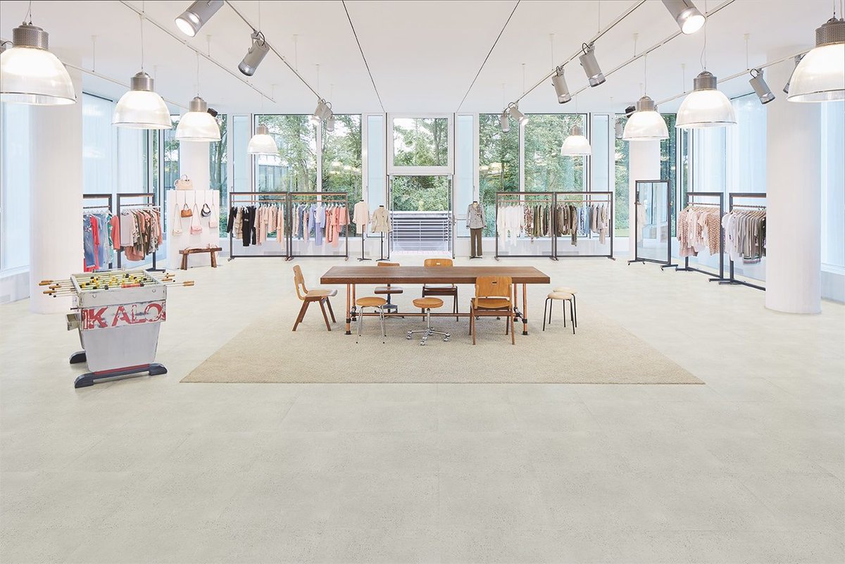 Durable and low maintenance, Aspecta Five is ideal for areas with high volume foot traffic!

 Learn more about this innovative, high performing line through here: bit.ly/3ybZLJ6 #retailspace #interiordesign #commercialdesign #flooring #biolphilicdesign
