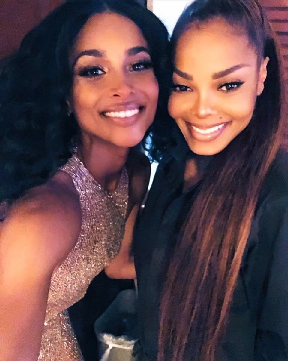 JanetJackson's tweet photo. I’m so bummed we’re gonna just miss each other. You’re coming, I’m going. Ugh! Big hugs and lots of LUV on your special day 😘😘😘😘 I LUV and miss you! https://t.co/I5gpHsnEeh