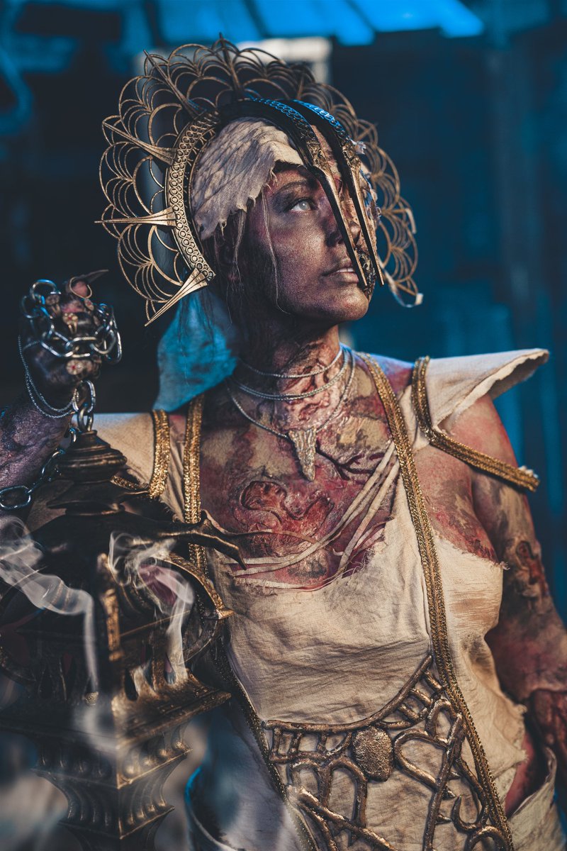 megturney's tweet image. Gotta love Vommy Mommy. 💚

Cosplay by me
HMU by @AnnaLani_Makeup, Jason Vines, Madison Miller, and Vic King
Crown and Censer by @redwakestudios 
Photos by @MartinWongPhoto 
Set design by my ride or die @A_lysss_uh 
And here’s the video by @ErickHVids 
youtu.be/cH2i8EYYJ2k