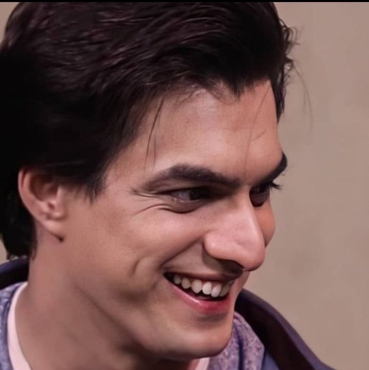 This dimple owner is the cutest i might cry :)

HAPPY BIRTHDAY MOHSIN 
#HappyBirthdayMohsinKhan