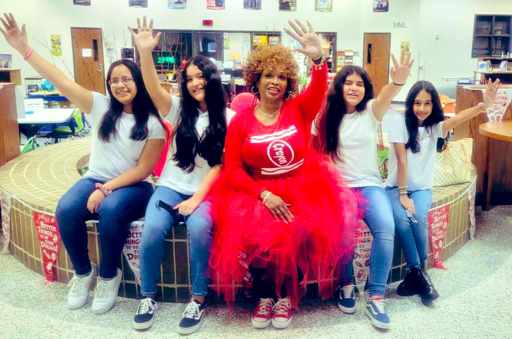 #Red Ribbon Week Friends won’t let friends try drugs! Wear matching outfit with a friend. You have each other’s back against drugs! @AliefPASS @KlentzmanTigers @KLZ_PrincTukes @cishouston @KLZFamilyCenter @KLZ_Counselors @KLZlibrary