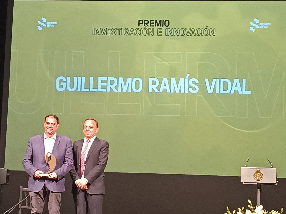 laura_lamala's tweet photo. Felicidades por el premio de investigación e innovación al Dr. Guillermo Ramis!!! Enhorabuena!!🥰🐽🐷🐖@SEPORLorca @guille_ramis @fac_mur @UMU @UMUdivulga @IMIB_RMurcia https://t.co/MhiIk6WSzh