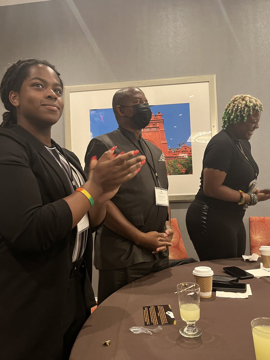 Our MANRRS members having fun and making connections at the MANRRS Region 1 Cluster in Philadelphia, PA earlier this month! 🖤💛
    
#WeAreMANRRS #UMES