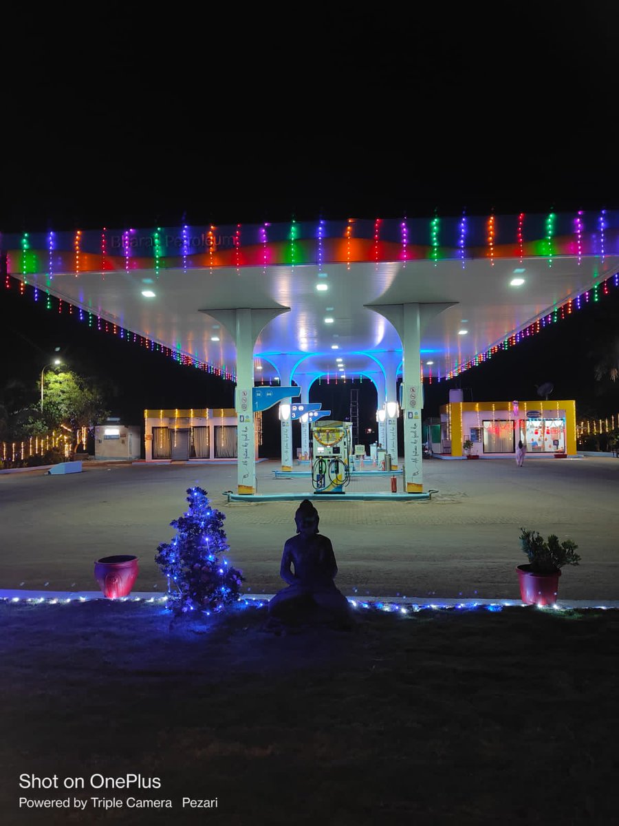 BPCLRETAILMUMB1's tweet photo. Wishing all our valued patrons abundance of joy this Diwali. 
From BPCL team at *Suprabhat Tpt, Mumbai Try*
#HappyDiwali               
#photooftheday
#powerwithinyou
#PureforSure #BharatPetroleum #BPCLfuelstations #EnergisingLives 
 @BPCLimited @rakeshsinhabpc https://t.co/F0LzeHkMvC