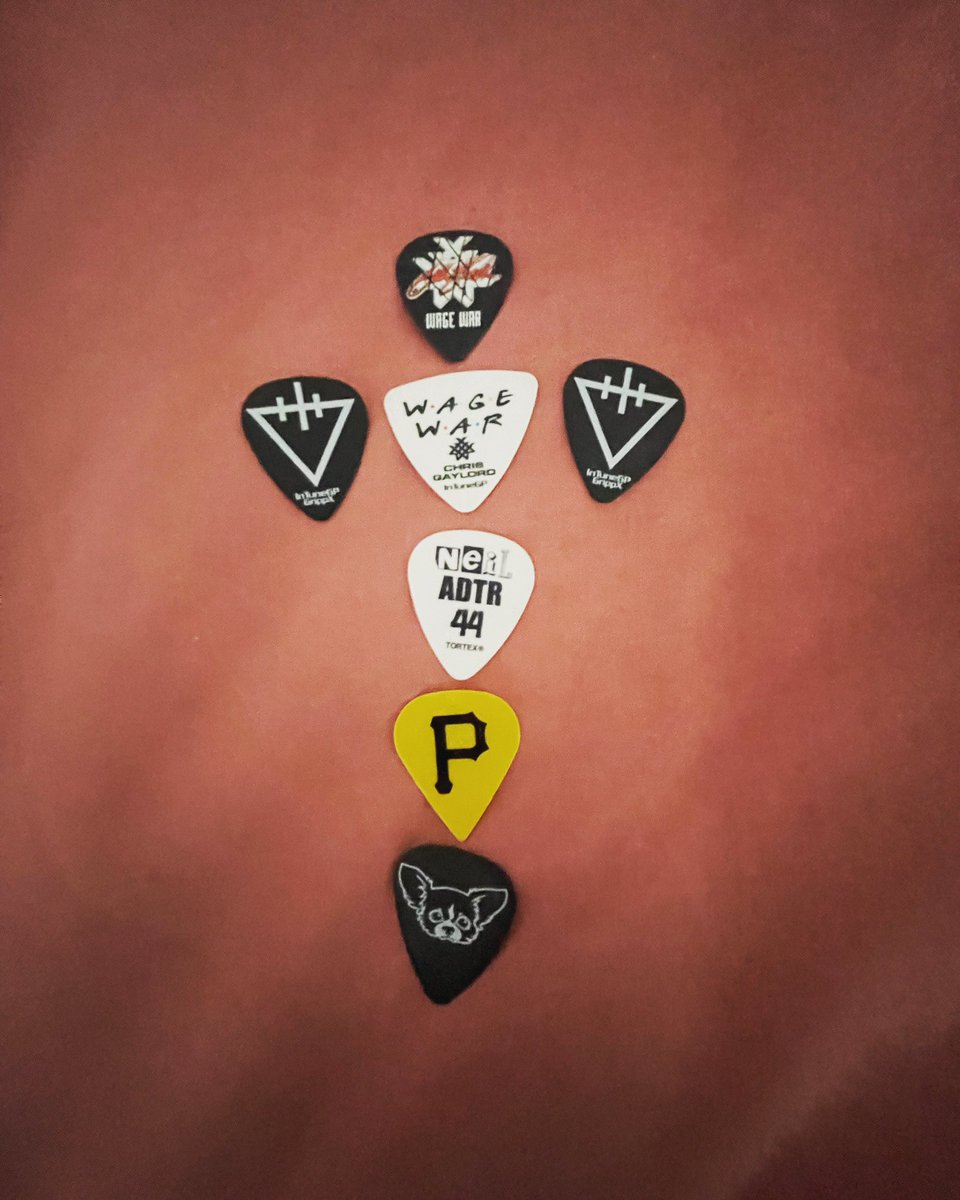 PitTrollMosh's tweet image. These are free to anyone you feel could do with a boost.

As always PCAC are welcome to take any off my hands to auction for charity.

Big thanks to Jeremy, Mike, Chris and Seth for hooking me up

x4 @TDWPband 
x2 @WageWar 
x1 @adtr 

#pittroll #pcac #thedevilwearsprada #wagewar