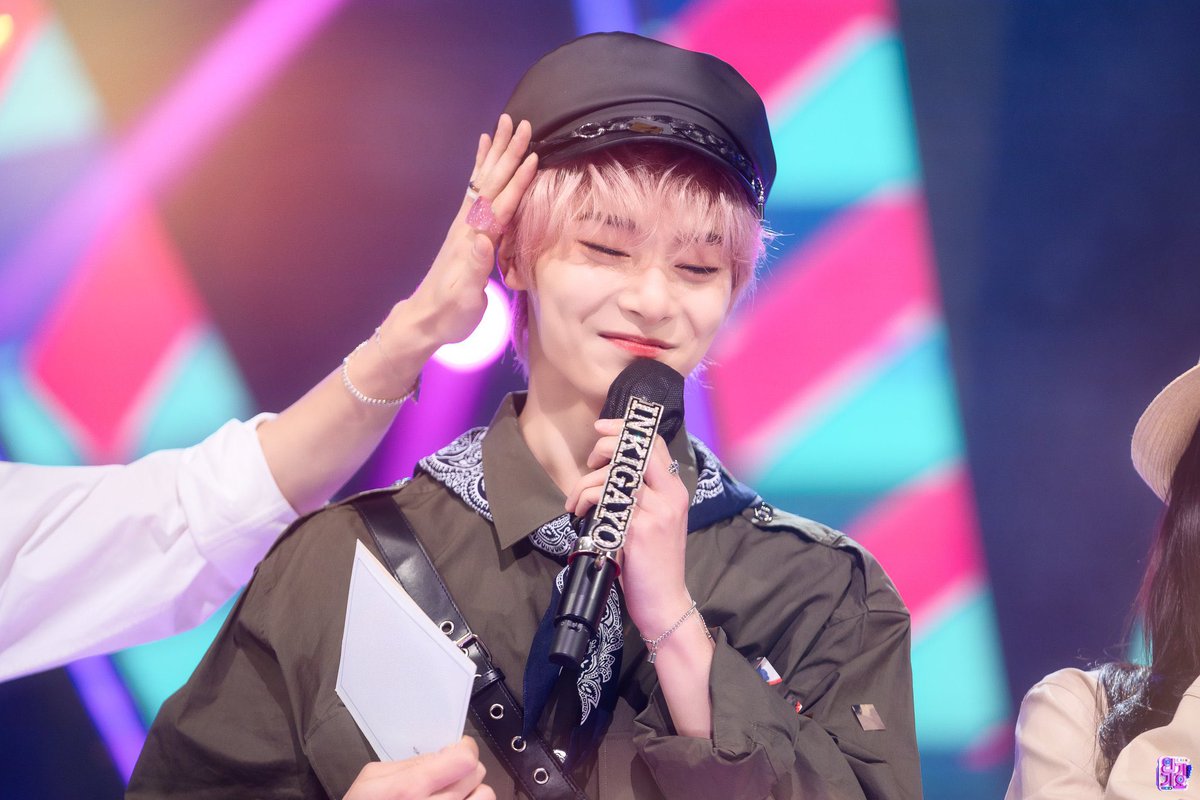 is4innie's tweet photo. deserves all the hugs and pats! he did so well <3 https://t.co/lOY0fB7bGW