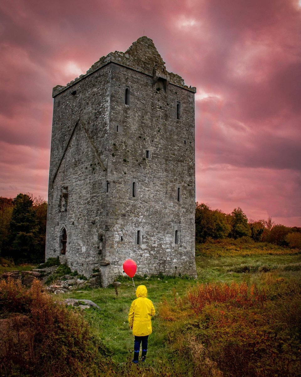 visit_galway's tweet photo. Things are getting a little bit spooky in Galway... We absolutely love this creative shot down at Merlin Castle!🎈🏰🦇😁💕

📸 IG/ https://t.co/lATVCczN2k
📍 Merlin Castle, Galway

#Spooky #IT #Halloween #Autumn #Creativity #MerlinCastle #MerlinWoods #Galway #Ireland #VisitGalway https://t.co/1QoB6pvk9X