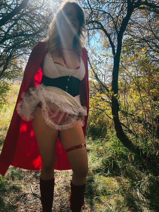 Wanna have some fun in the woods ? #hotty #onlyfanspromo #onlyfansgirl https://t.co/3PRIidjA0I<a href="/tag/hotty"class="tags">#hotty</a><a href="/tag/onlyfanspromo"class="tags">#onlyfanspromo</a><a href="/tag/onlyfansgirl"class="tags"><span>#onlyfansgirl</span></a>