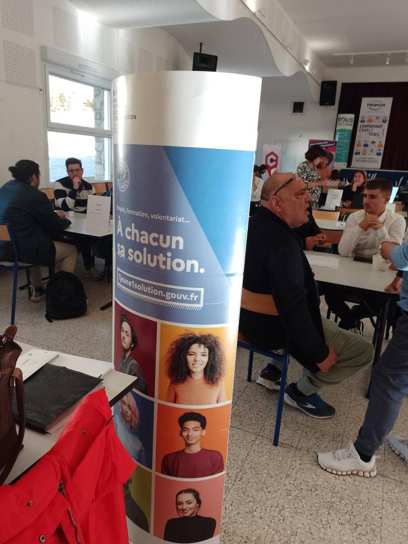 Cette 16e édition du forum #emplois #saisonniers d’#Allos a eu lieu aujourd’hui : 15 employeurs présents, 40 offres d’emploi et plus de 80 visiteurs 👍 <a href="/CCAPV04/">CCAPV</a>