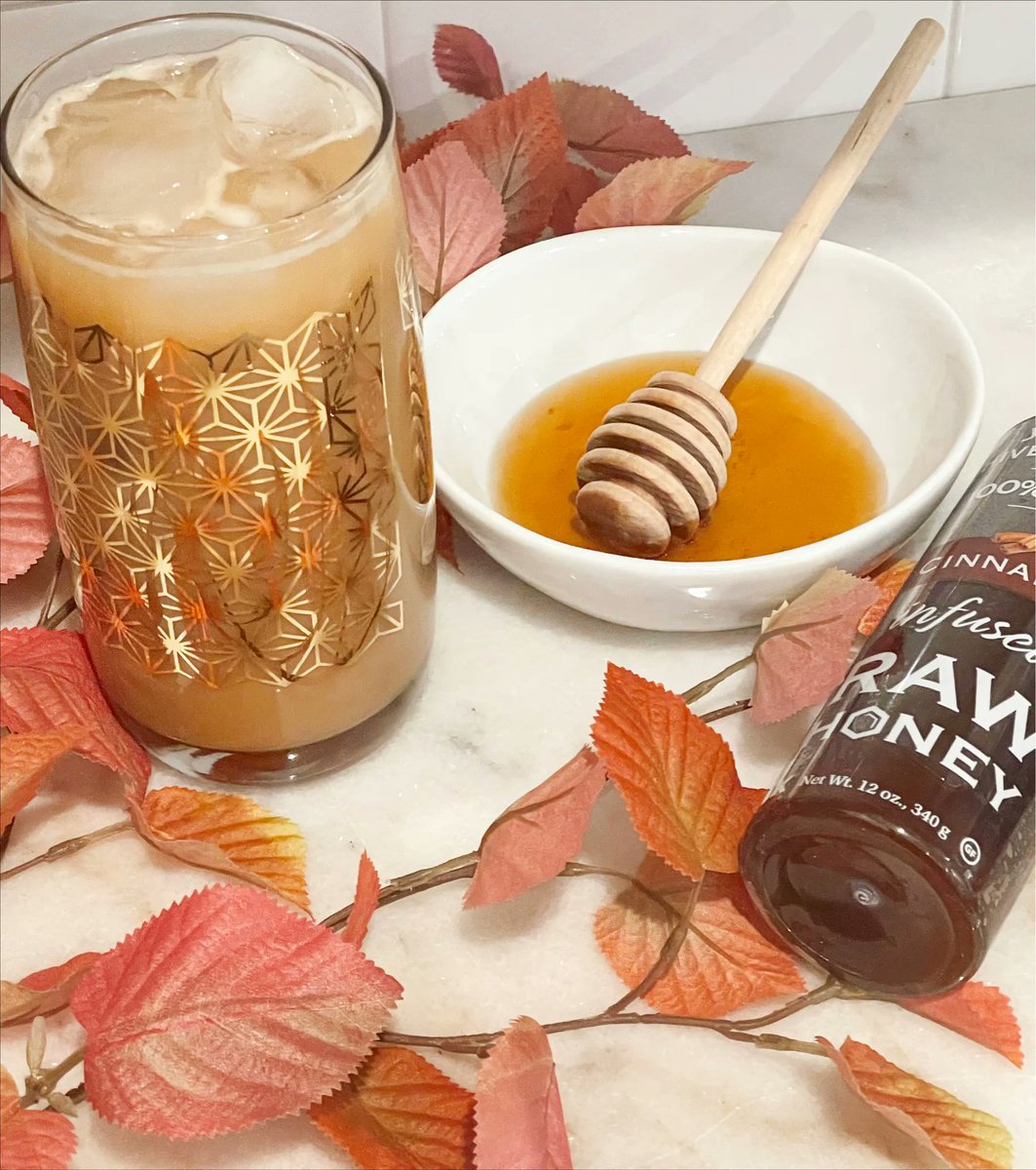 Jamiehive2table's tweet photo. Crisp leaves, cool weather and… PSLs 🙌  That’s how you know it is officially Fall! Try making yours at home this season with our cinnamon honey! https://t.co/xAlpS3O9b9