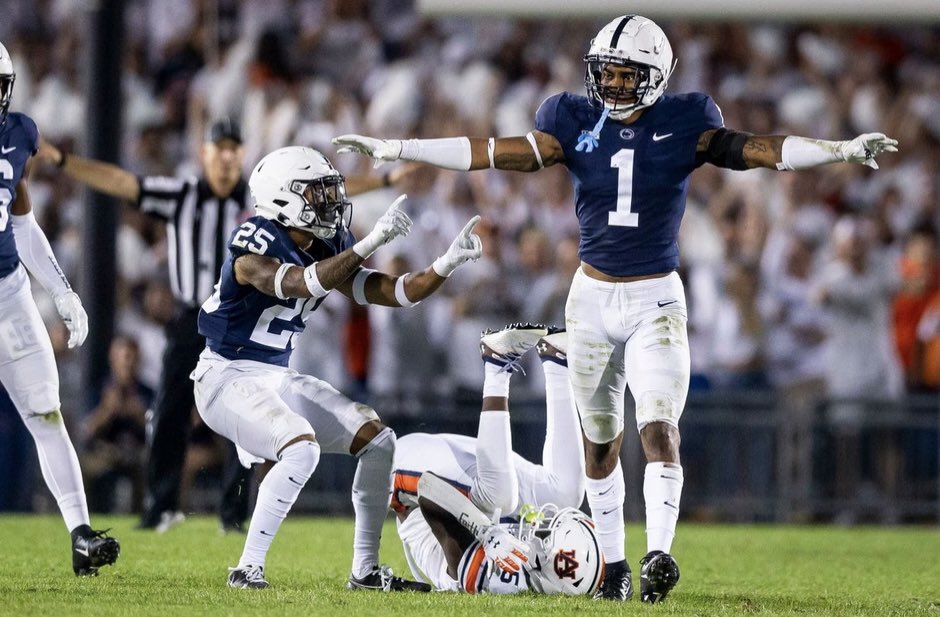 Dylan4Abram's tweet photo. Beyond blessed to receive my first division 1 offer from PSU💙🤍@DBarnes_18 @CoachTerryPSU @MBAP_Football @_2Humble https://t.co/EPliqR8FTX