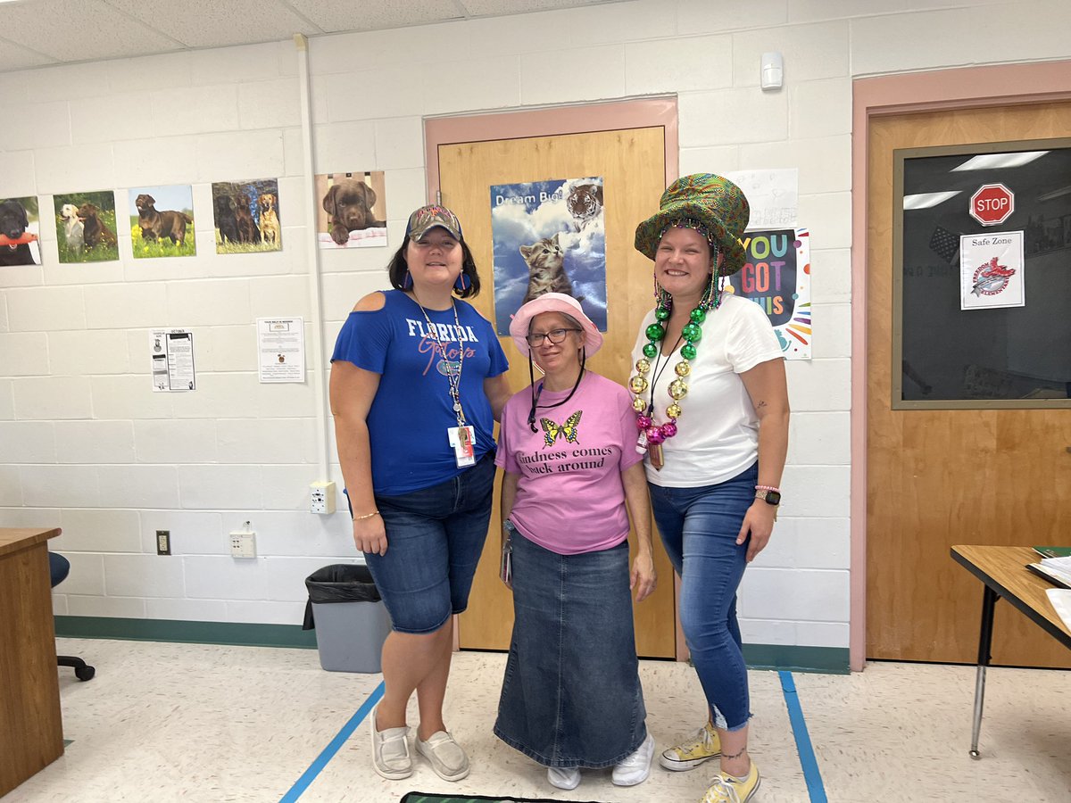 TaylorH3523's tweet photo. #redribbonweek hat day!! @freedomvolusia #freedomelementary ❤️ https://t.co/OiyiF70zSD
