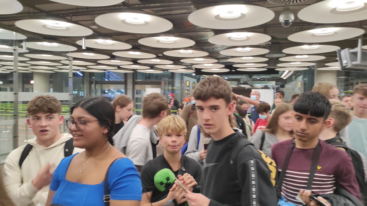 CCSeniorTrips's tweet photo. Adiós Madrid! 👋
#CCMFL   #CCSeniorTrips https://t.co/R3c89GkgS1