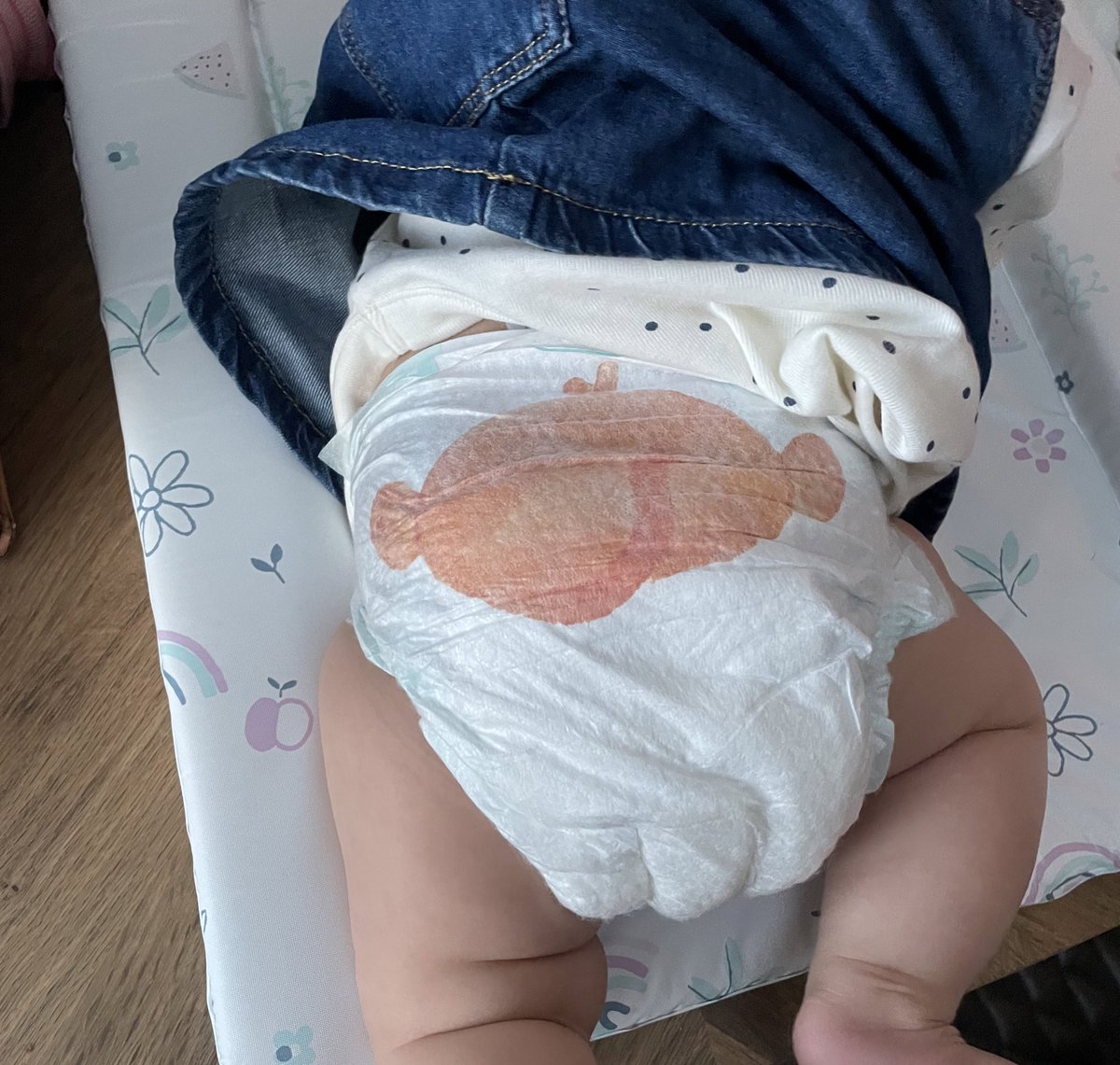 Lou_Fletch's tweet photo. Hey @AldiUK, you may want to rethink the design on your nappies, as at first glance, I thought my baby’s anus was bleeding 😬 https://t.co/ikL3uMViLA