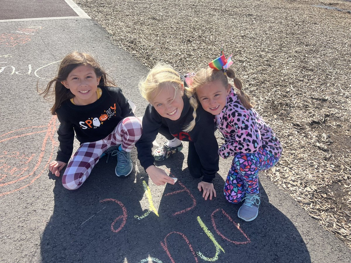 Hyde Student Council partnered with the health department to decorate the playground with positive messages about #RedRibbonWeek2022 #gowarriors #MakeADifference <a href="/HydeElem/">Hyde Elementary</a> <a href="/HydePrincipal/">Hyde Principal</a>