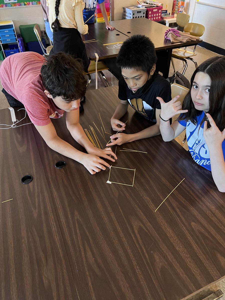 Mrs_Orrostieta's tweet photo. Intro to entrepreneurship with a marshmallow tower challenge. #whygt #NorthsideGT #NISDIgnited #RootEdRudder @EarlRudderMS @NISDGTAA https://t.co/RzCPzjshJX