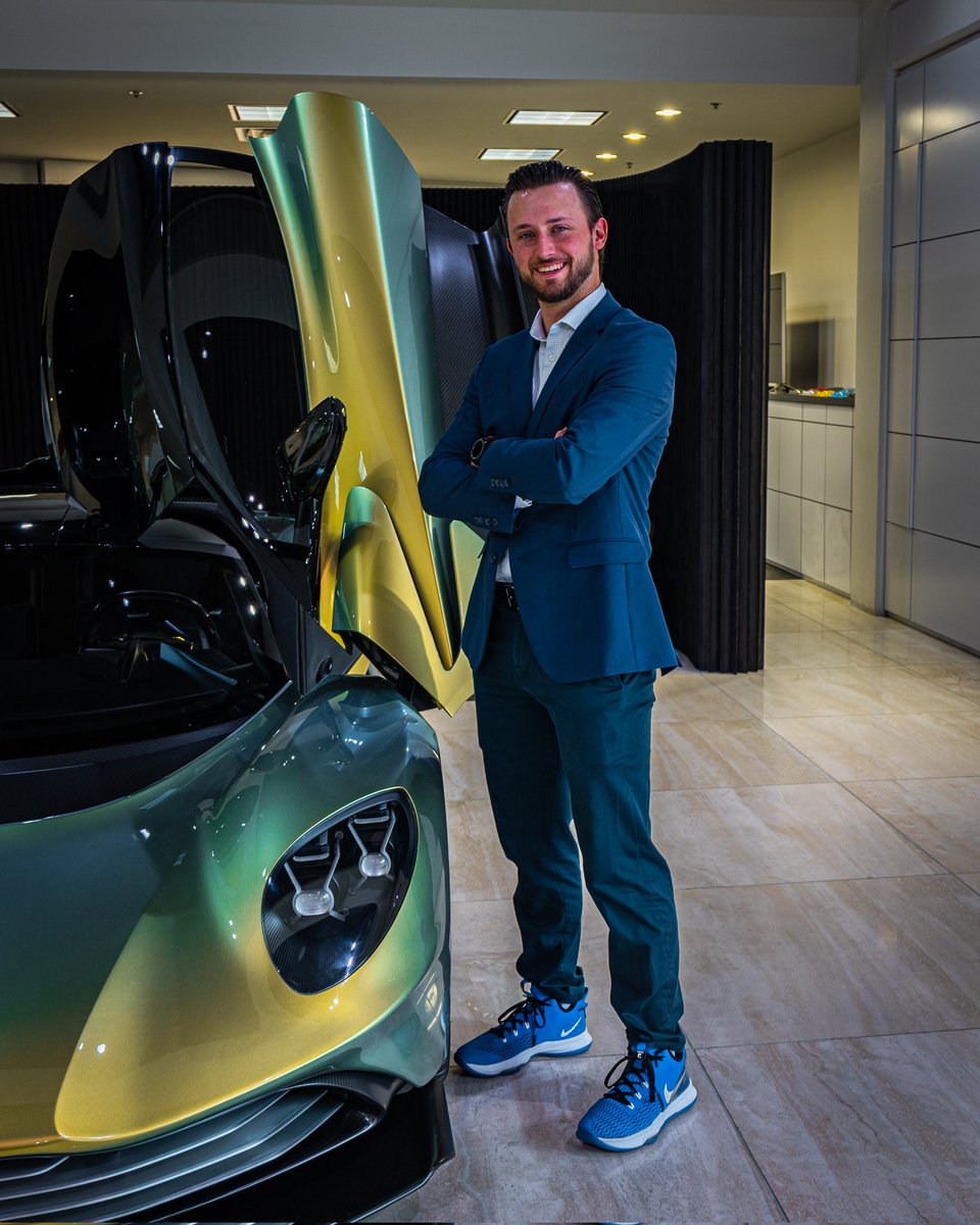 B_rad_G10's tweet photo. So... wanna buy a car? https://t.co/n9F5fAfGDX