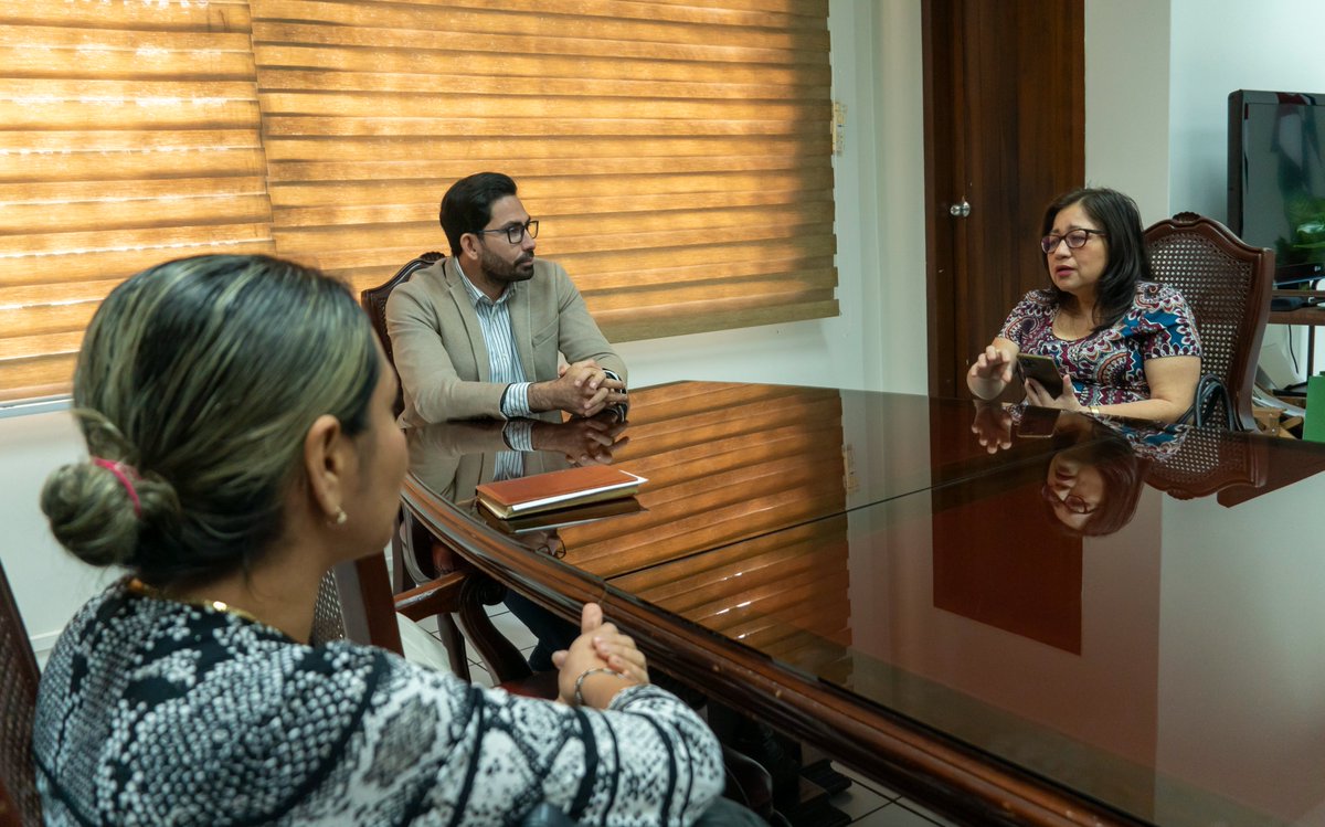 UTMManabi's tweet photo. Recibimos la visita de la Dra. Carmita Álvarez, Consejera del @ces_ec.
Estuvo acompañada del Dr. Adalberto Avila, Decano de Facultad de Psicología Universidad de la Habana, juntos participaron de sesión de trabajo con docentes de la Carrera de Psicología de nuestra institución. https://t.co/5rW0uRrhlL
