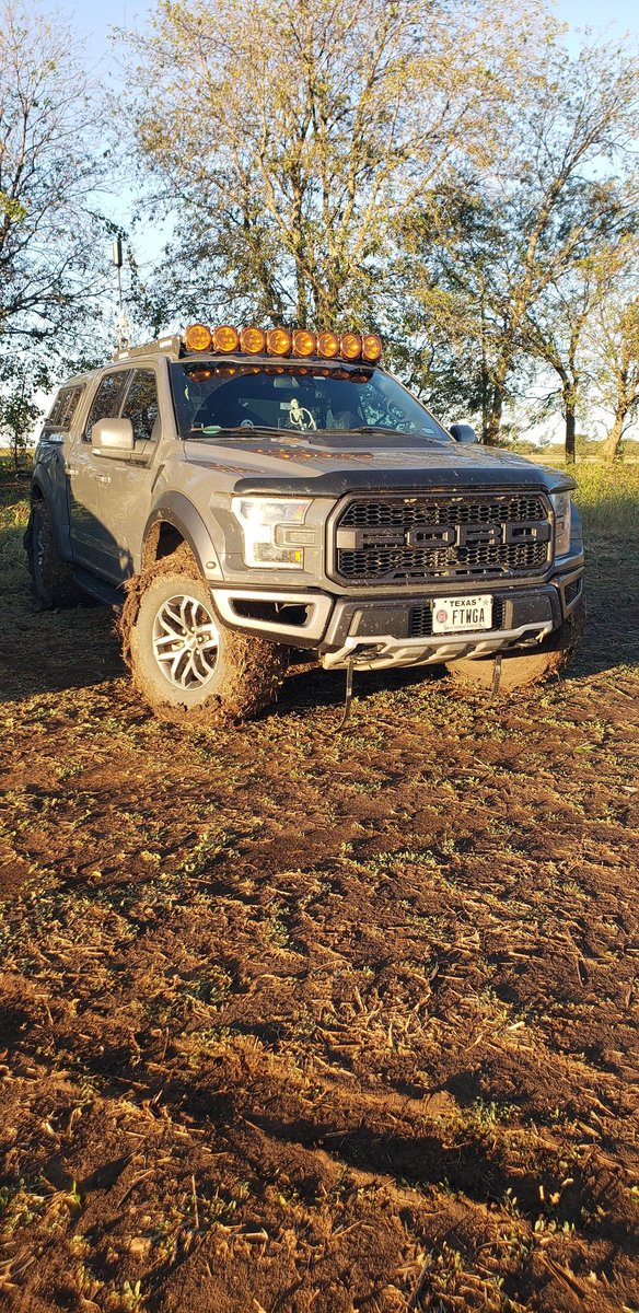 USMCTexian's tweet photo. How do I get this thing into off-road mode? #fordperformance @Ford
#PavementPrincess
#awlmawlscrawld #brodozer https://t.co/ZAqa5bkymA