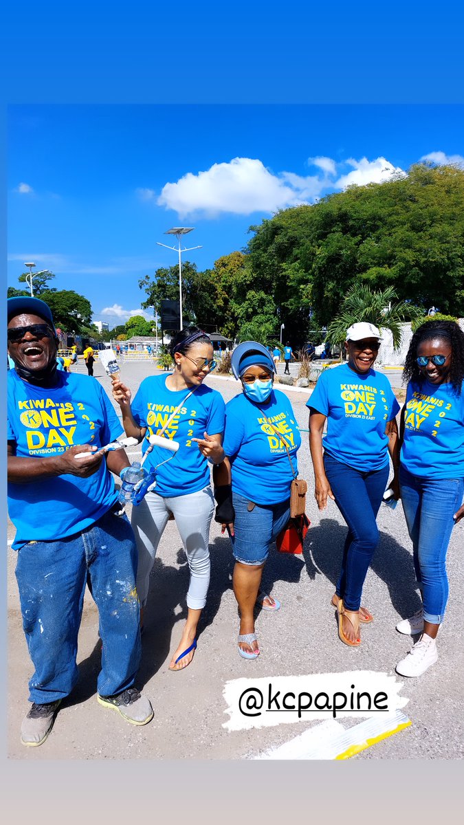 ms_Jahneel's tweet photo. @kcpapine we come together to serve the children.
Assisting in the beautification of the Bustamante Hospital for Children #onedayproject #kiwanis https://t.co/aI04jr1U2I