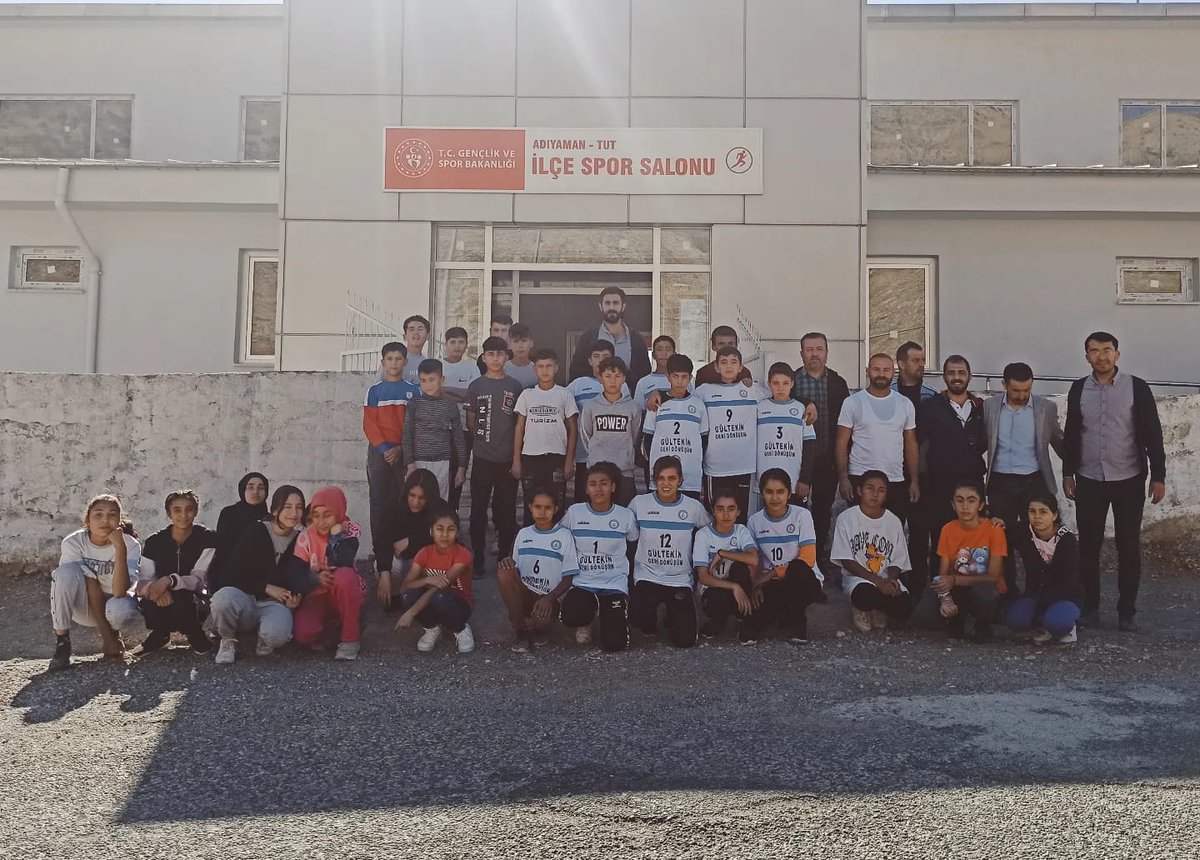 29 Ekim Cumhuriyet Bayramı münasebetiyle düzenlenen kros turnuvasında kızlarımız ilçe 1, 2 ve 3. olarak turnuvaya damga vurdu. Öğrencilerimizi ve beden eğitimi öğretmenlerimizi yürekten kutluyoruz. Başarıları daim olsun.
<a href="/Tut_Kaymakamlik/">Tut Kaymakamlığı</a> <a href="/tutmeb/">Tut İlçe Milli Eğitim Müdürlüğü</a> <a href="/TalipYCEL2/">Talip YÜCEL</a> <a href="/AdilSecmen/">Adil Seçmen</a>