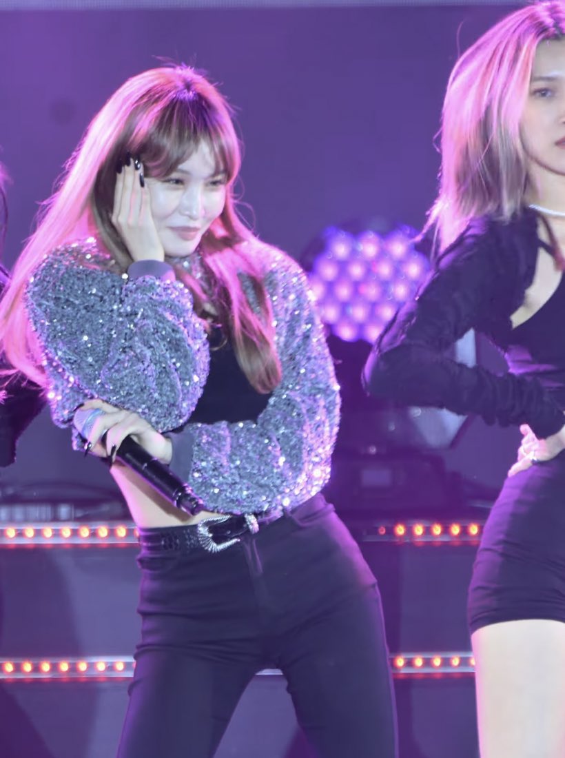 chunghaartr's tweet photo. [ 📷 ] 221022 #Gwangyang K-POP Festival

(1/3)

#청하 #CHUNGHA 
@CHUNGHA_MNHent https://t.co/nookAZUGAV