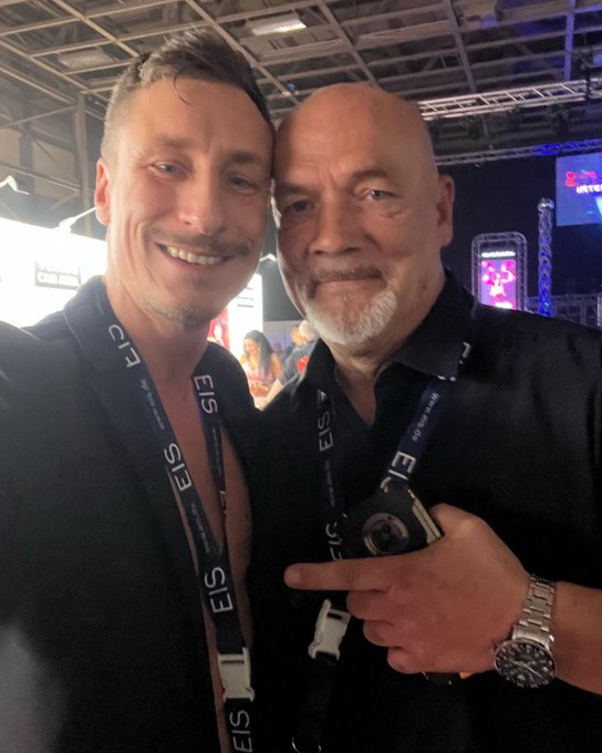 Me and a German legend Egon Kowalski https://t.co/5zUDflH6uh<a href="/tag/hanfparade"class="tags"><span>#hanfparade</span></a>