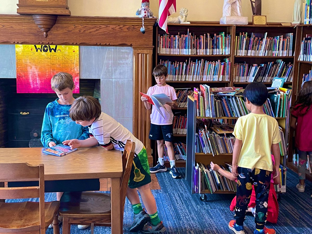 DClementeGCUFSD's tweet photo. Impossible not to smile when you get to stop by and see our Stewart students enjoying library 📚, music 🎼 , and this spring like fall day ☀️! @Keri_Hand @MrsLindseyGC  #GCGrows https://t.co/KK1oRUm3QX