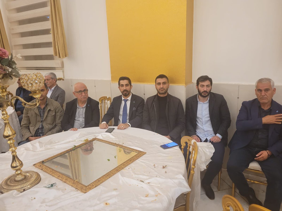 mujdeci_melik's tweet photo. İl Teşkilatımız ile Betül Gündem ve İsa Özerdem’in mutluluklarına ortak olduk.

Rabbimden, evliliklerinin; Gündem ve Ömeroğlu ailesine hayırlı olmasını, gelin ve damada mutluluk getirmesini diliyorum.

Allah mesut bahtiyar eylesin inşallah. @devapartisi @alibabacan @batmandadeva https://t.co/c88gNr7Li3